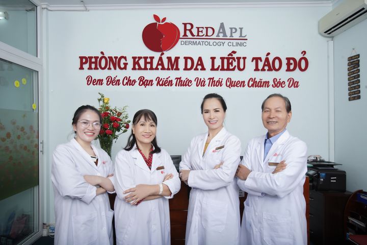 Phòng khám da liễu táo đó